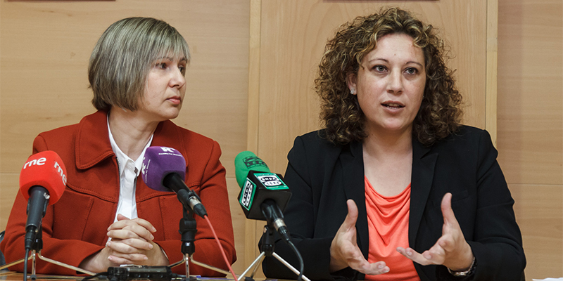 Arranca en Guadalajara una nueva edición del programa juvenil “Ciudad de Babel” 1 veronica renales concejala delegada acompanada de la directora de la escuela oficial de idiomas nuria salida