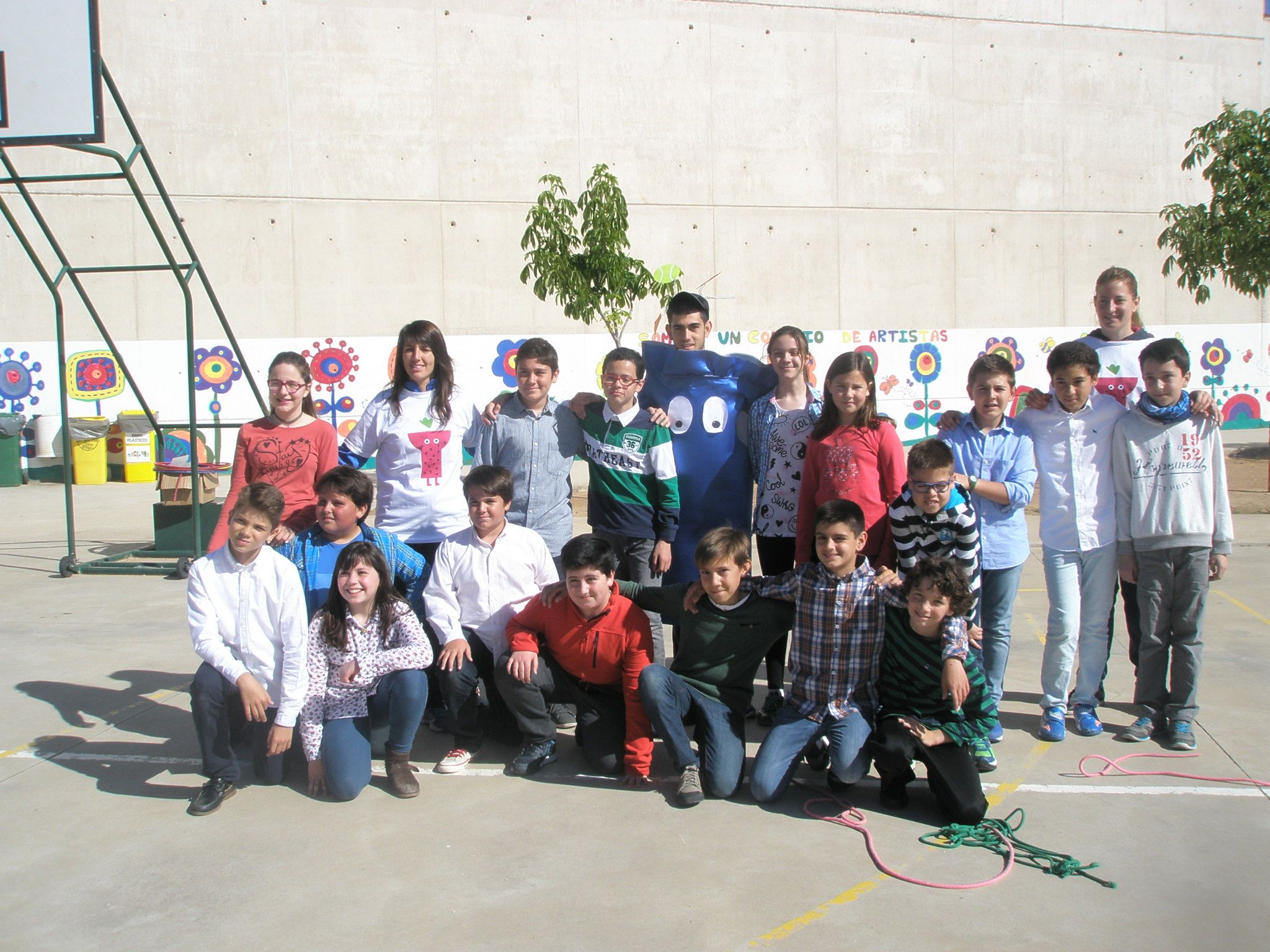 El equipo del Aula Hospitalaria del Hospital acerca a estudiantes de Primaria un proyecto sobre ‘Vida Sana para Tod@s’