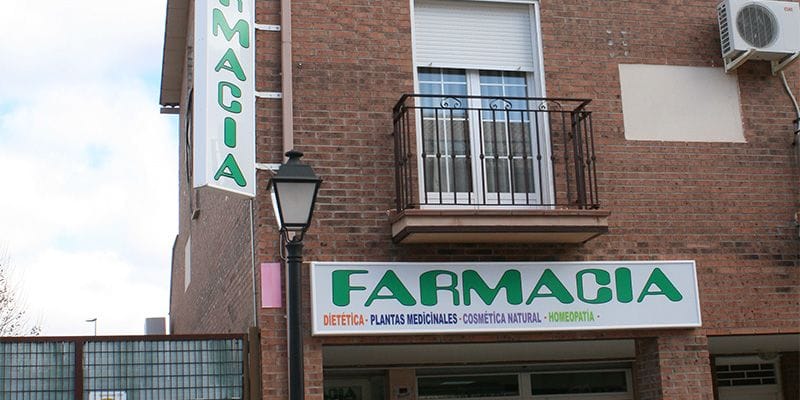 Ayuntamiento de Quer y Farmacia colaboran en la detección precoz del Alzheimer