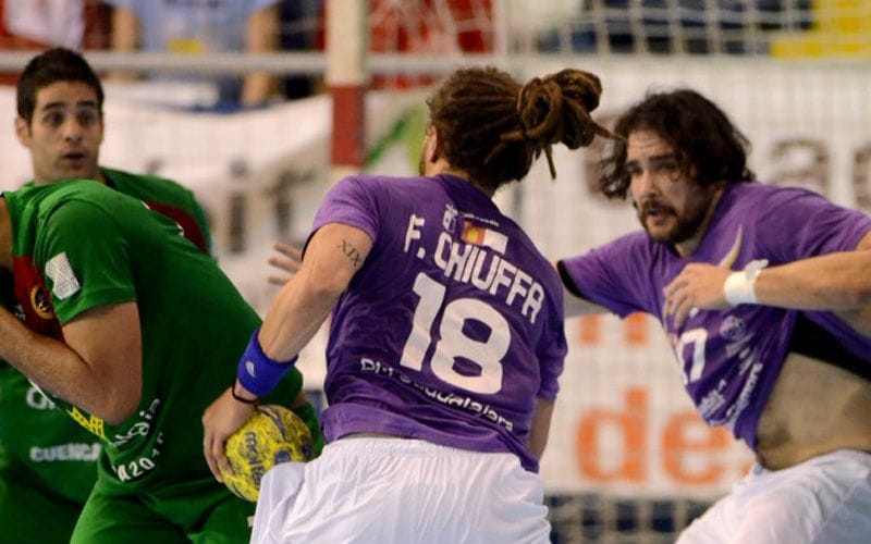 El Balonmano Cuenca sella la permanencia matemática en Guadalajara