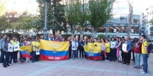 Concentración en Cuenca por las víctimas de Ecuador.