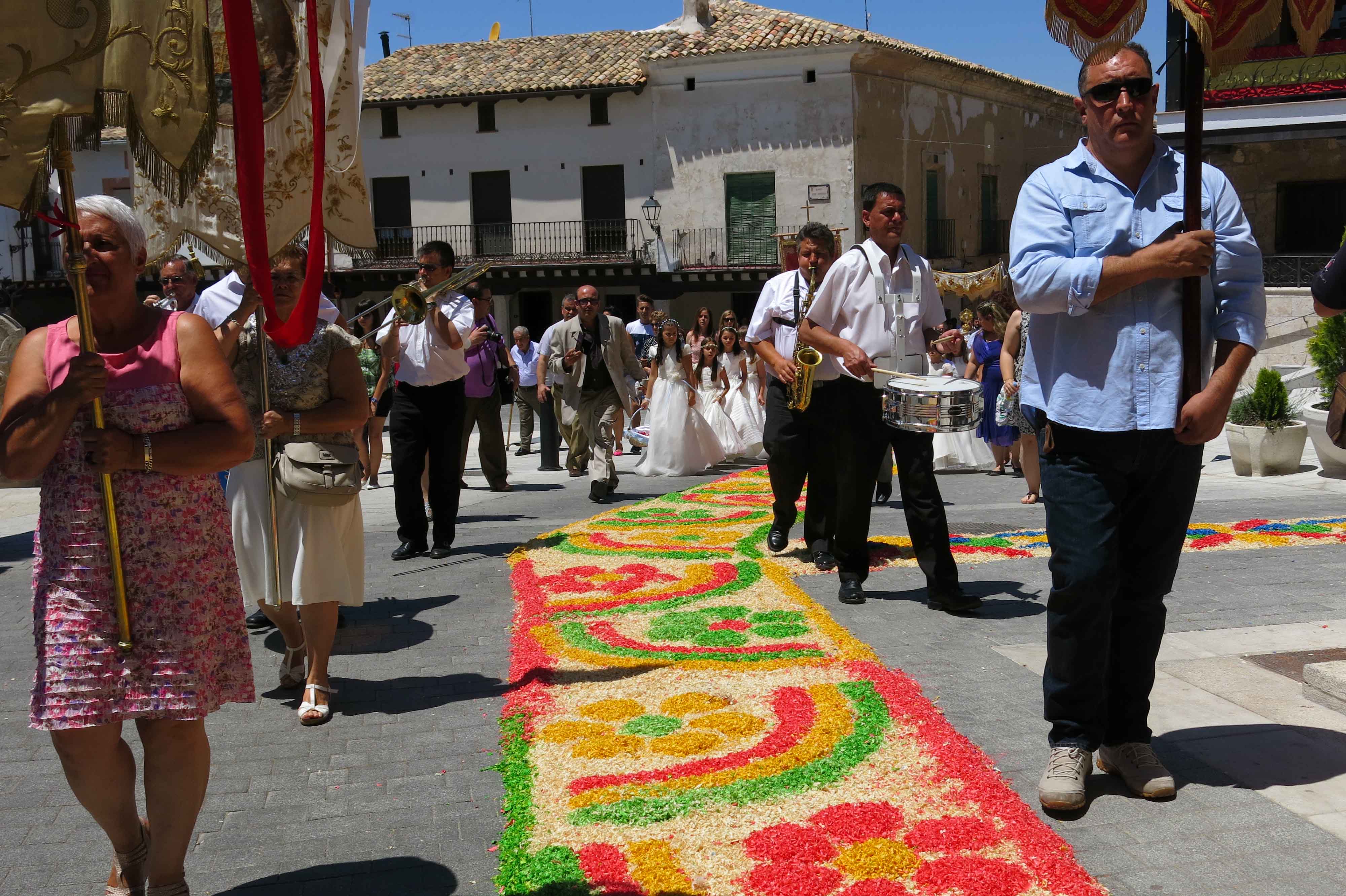 Las calles de Almonacid se llenarán de color con las Alfombras del Corpus 3 Las calles de Almonacid se llenarán de color con las Alfombras del Corpus