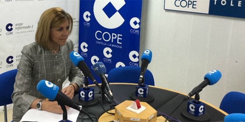Cospedal recuerda que ofreció apoyar los presupuestos regionales si no se subían los impuestos, pero Page ha preferido pactar con Podemos y subirlos