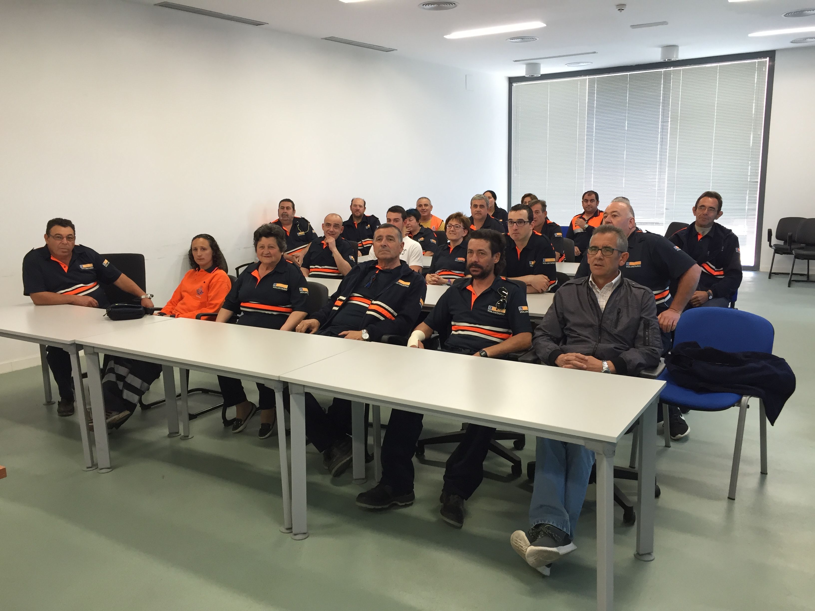 La Junta forma a los 24 voluntarios de Protección Civil de la provincia en el manejo de desfibriladores