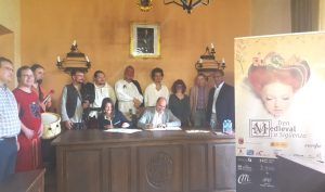 Foto Diputacion - Firma convenio Tren Medieval Siguenza 24.05.16