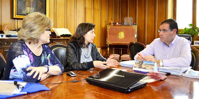 Diputación muestra especial interés por el colectivo de enfermos de alzheimer