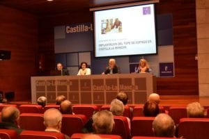 Representantes de asociaciones de jubilados y pensionistas de la provincia se informan sobre el nuevo sistema de copago farmacéutico 2 Jornadafarmacéutica