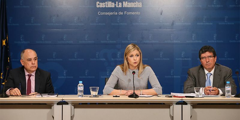 Elena de la Cruz no descarta un nuevo trasvase al Segura en junio 1 la consejera de fomento elena de la cruz