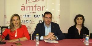 Lola Merino, Benjamín Prieto y Almudena Guijarro, en la Jornada organizada por AMFAR.