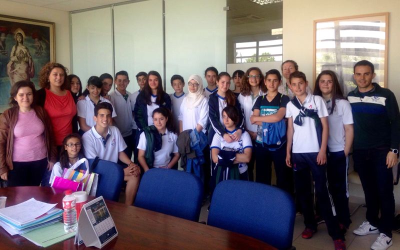 Alumnos del colegio Maristas Champagnat visitan el Centro Municipal Eduardo Guitián