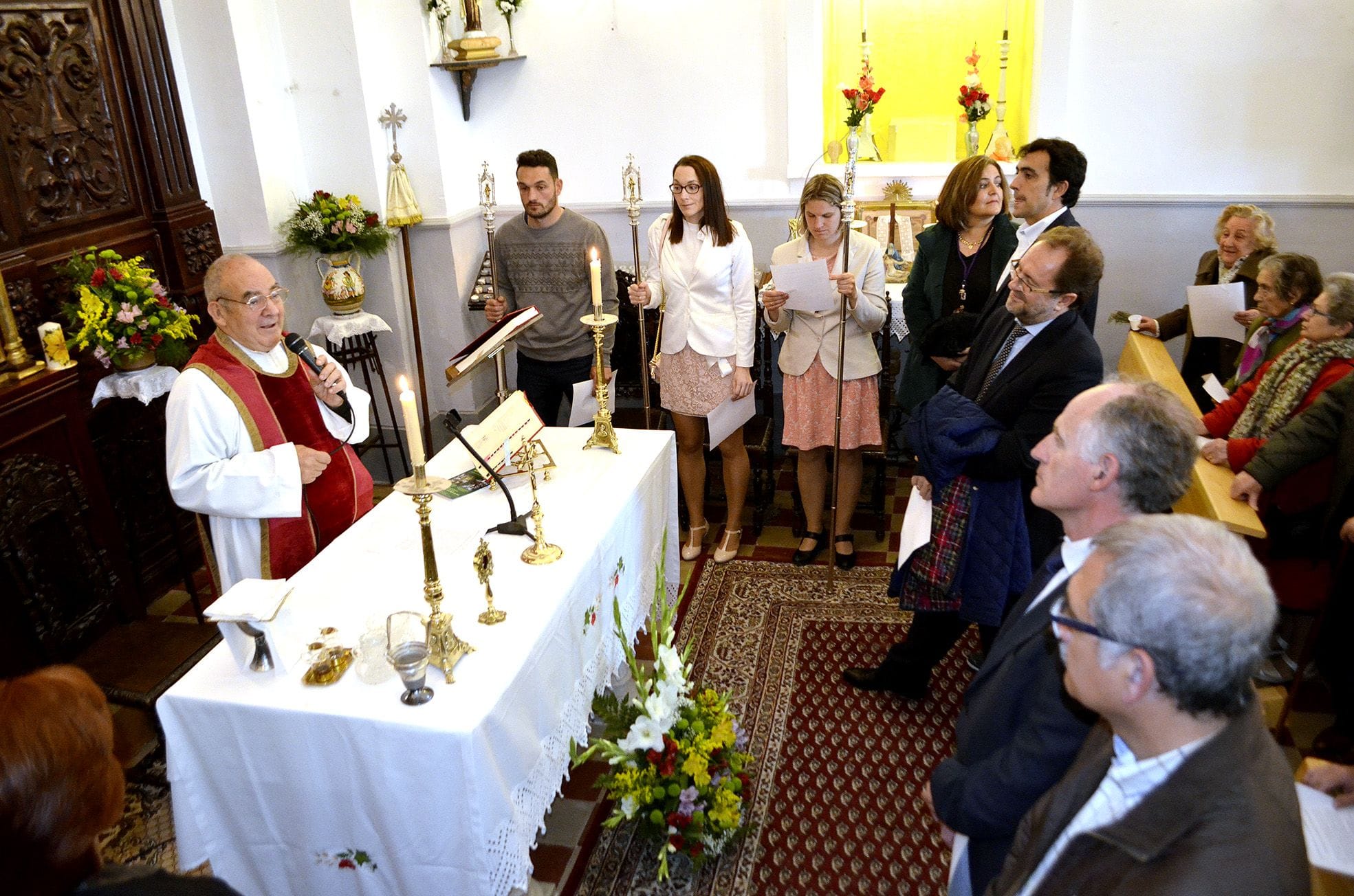 Bendecidas las nuevas vidrieras de Zapata y Bonifacio en la ermita de San Isidro de Arriba de Cuenca