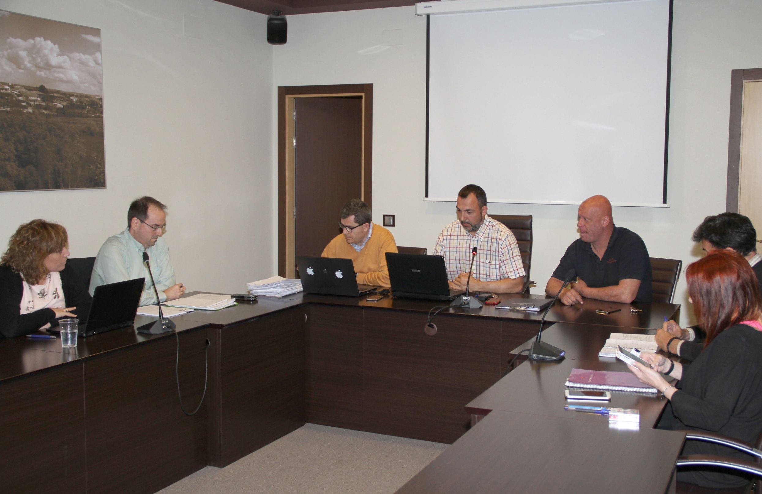 Eva Mª González es nombrada jueza de Paz de Quer en el Pleno extraordinario