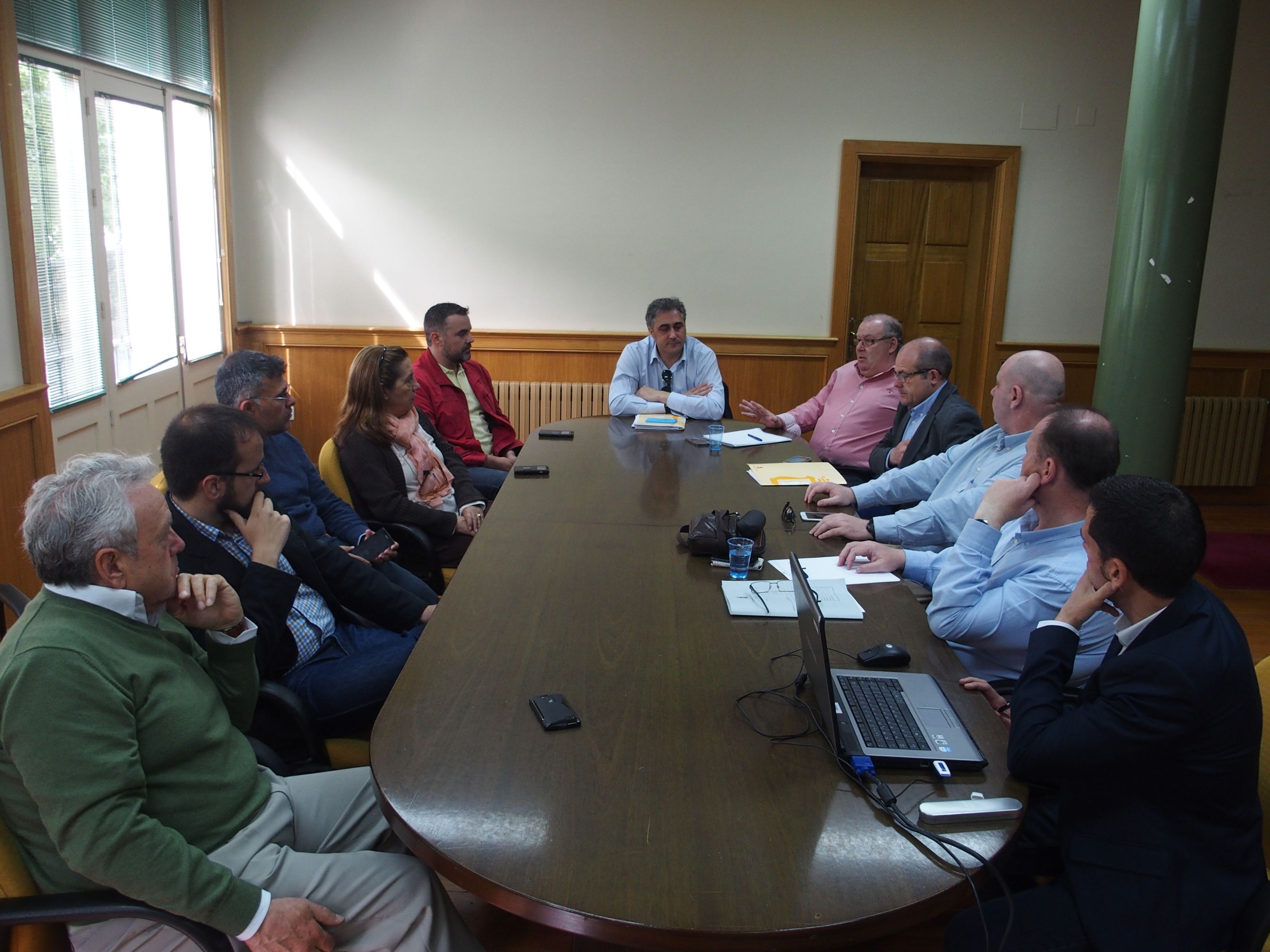 El Ayuntamiento expone ante el Colegio Oficial de Aparejadores de Cuenca el proyecto de Carretería 3 El Ayuntamiento expone ante el Colegio Oficial de Aparejadores de Cuenca el proyecto de Carretería