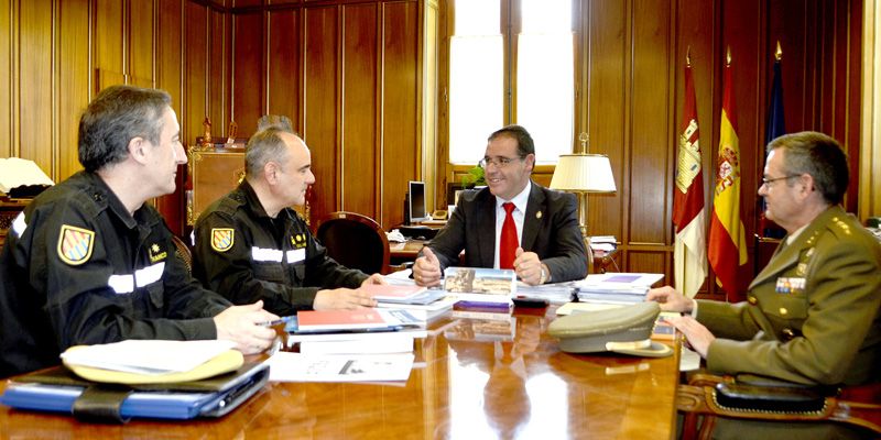Prieto agradece a la UME la elección de Cuenca para su entrenamiento en extinción de incendios