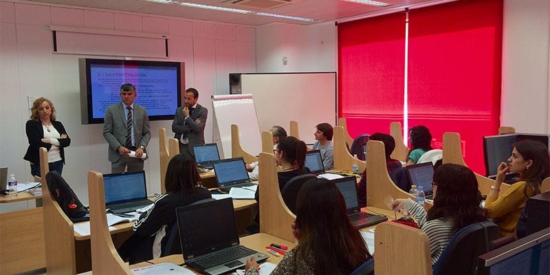 Godoy destaca la apuesta del Gobierno regional por la formación de los trabajadores para impulsar el empleo