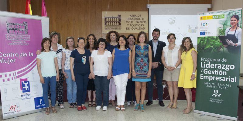 Aplauso unánime para la Universidad de la Mujer Rural en Villarrobledo