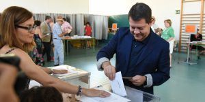 27915020765_55c81862dd_h