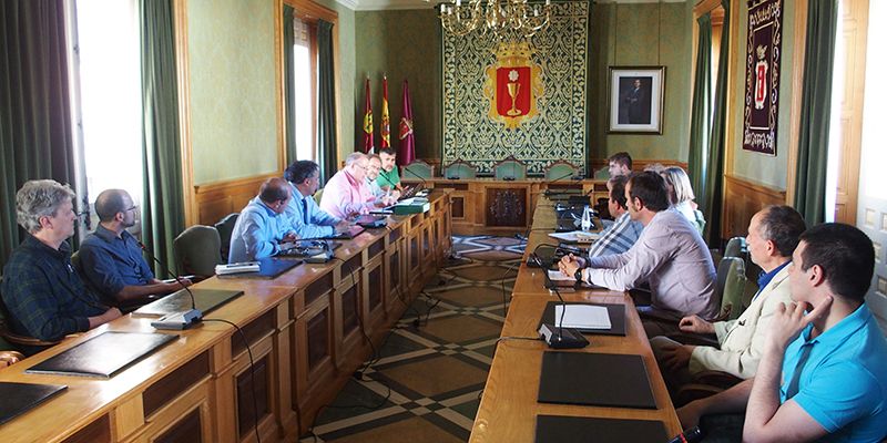 El Ayuntamiento y el Colegio Oficial de Arquitectos de Cuenca se reúnen para abordar la participación de los arquitectos en la planificación urbana de la ciudad