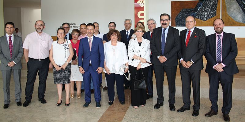 El Gobierno de Castilla-La Mancha desarrollará las especialidades en Enfermería para poder incorporarlas a las Ofertas Públicas de Empleo