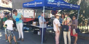 Ana González aconseja a todas las personas moderadas que se unan al PP "para vencer al radicalismo y a sus aliados” 2 Ana Guarinos y Ana González han explicado hoy el proyecto del PP en Molina de Aragón 230616