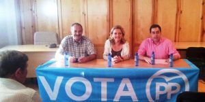 Bonilla: “Necesitamos seguir con un Gobierno estable y moderado” 2 Bonilla y Domenech en Saceda Trasiera 2