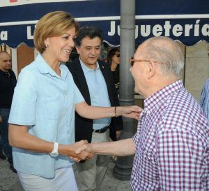 Cospedal: “Debemos concentrar el voto moderado, sensato, que da estabilidad, futuro y garantías; y ese voto es del PP ” 3 Cospedal Daimiel- 230616 (3)