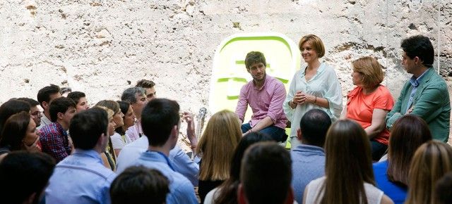 Cospedal: “El PP va a trabajar para que los jóvenes puedan tener un empleo”