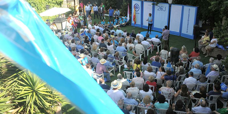 Cospedal: “Si queremos que España salga adelante, que siga en el euro, en la UE, y que  siga creciendo, hay que votar al PP”