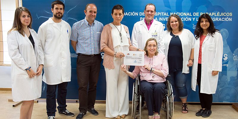 El Hospital Nacional de Parapléjicos potencia la investigación en esclerosis múltiple con 7.000 euros donados por ADEMTO