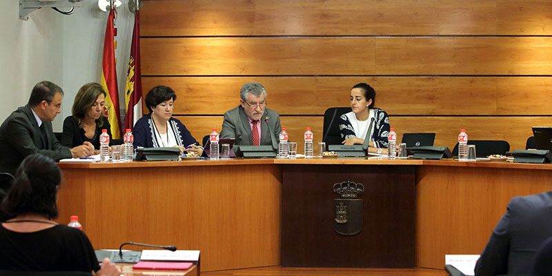 Felpeto es otra cosa: “En la Consejería de Educación, Cultura y Deportes no cambiaremos nada sin escuchar a todos”