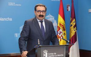 El Gobierno regional destaca que la Gerencia de Área de Cuenca es una de las que incrementará más su actividad en los meses de verano 2 fernandez_lamancha_consejero_14092015_consalud