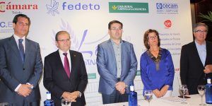 Foto de i. a d. Manuel Madruga, Andrés Gómez Mora, Nicasio Peláez, María Ángeles Martínez y Francisco García