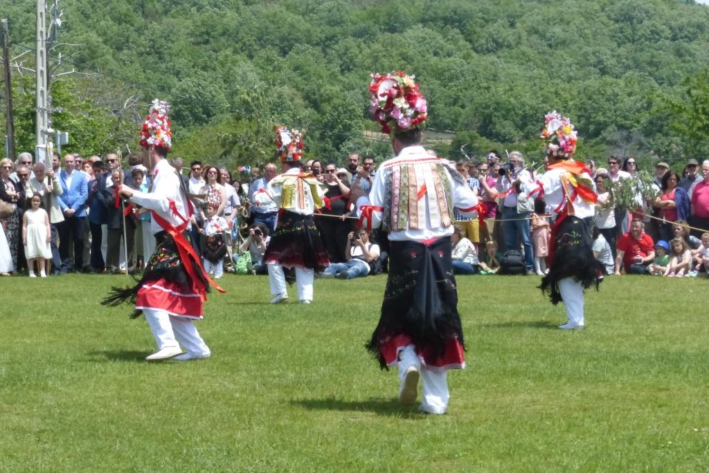 Latre anima a seguir manteniendo tradiciones como la Octava del Corpus de Valverde de los Arroyos