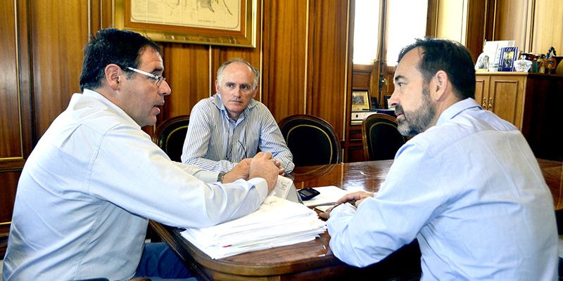 Prieto felicita al arqueólogo Miguel Ángel Valero por el Premio Extraordinario de Doctorado a su tesis sobre Noheda