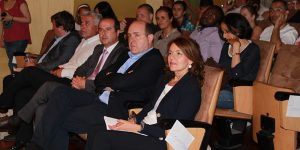 La consejera de Bienestar Social, Aurelia Sánchez, entrega las menciones honoríficas con motivo del Día Mundial del Refugiado que concede ‘ACCEM CLM’