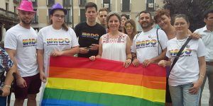 La directora del Instituto de la Mujer en la celebración del Orgullo LGTBI