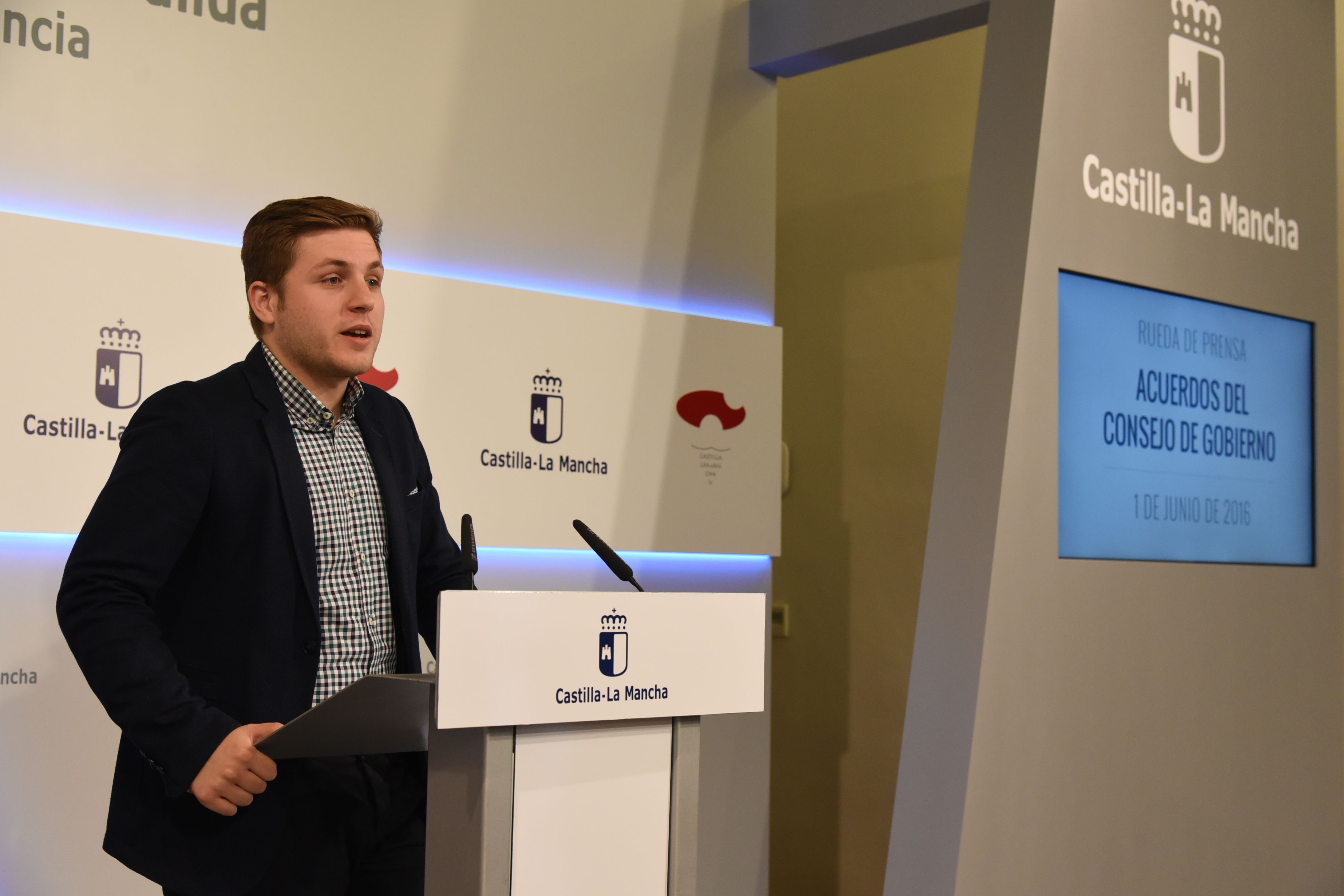 El Consejo de Gobierno aprueba el programa de becas para másteres oficiales en C-LM