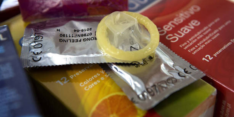 Detenidos por vender preservativos en mal estado en Guadalajara