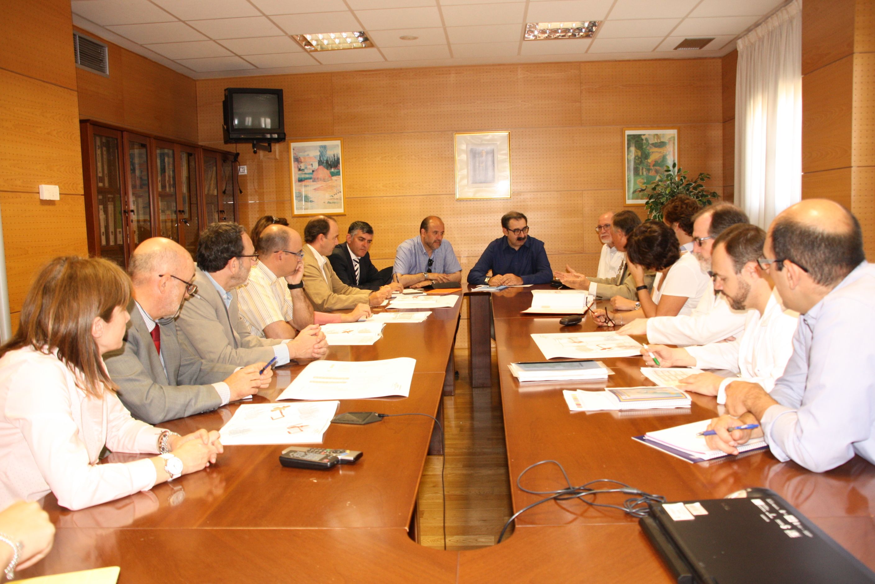 La Junta analiza el Plan Funcional del nuevo Hospital de Cuenca junto a arquitectos, miembros de la empresa constructora y  técnicos