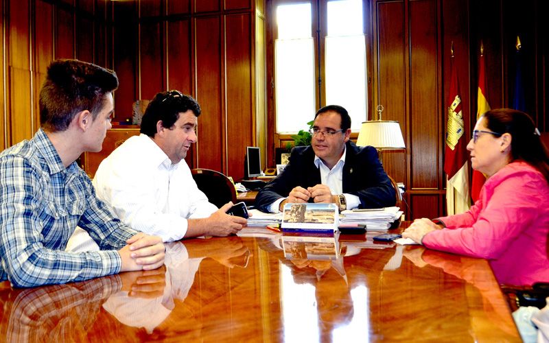 Prieto pasa a formar parte del Comité de Honor de la Coronación de la Virgen de las Angustias de Uclés