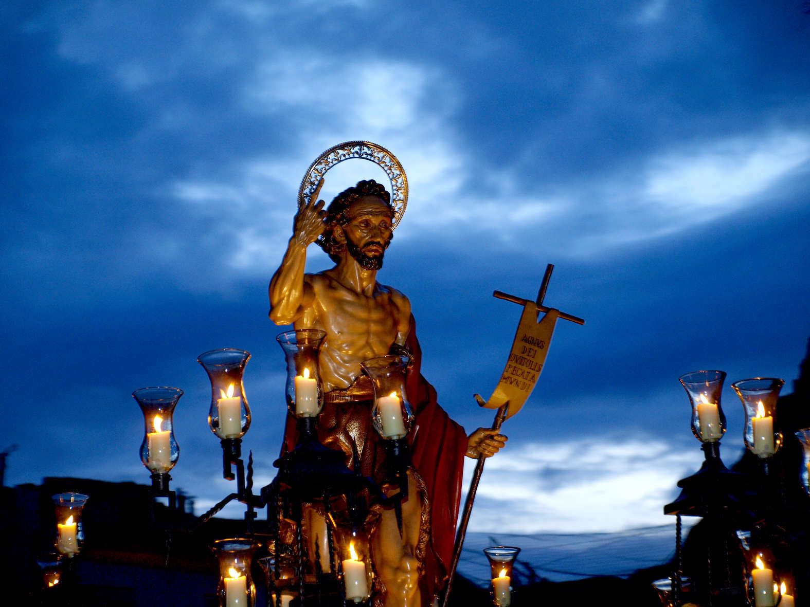 Un besapié extraordinario y varias iniciativas solidarias para el 75º Aniversario de la talla de San Juan Bautista