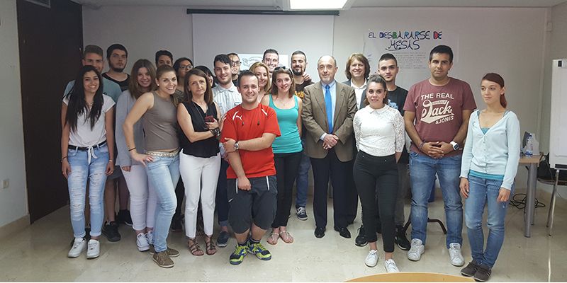 La Junta se interesa por las posibilidades de inserción laboral de programas impulsados por Cruz Roja y Fundación Secretariado Gitano