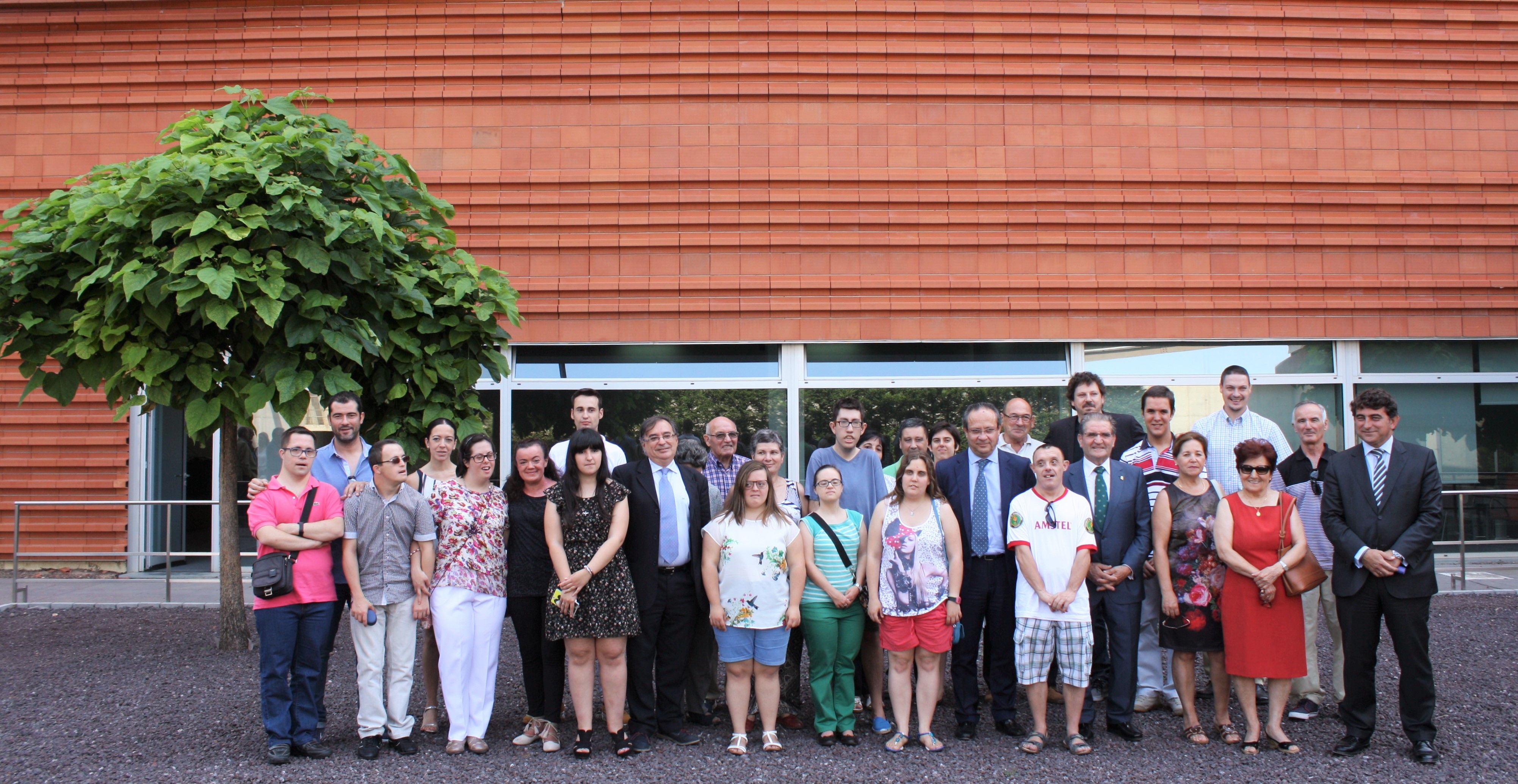 Caja Rural CLM, JCCM y CIEES renuevan su convenio para emplear en el Archivo regional a personas con discapacidad