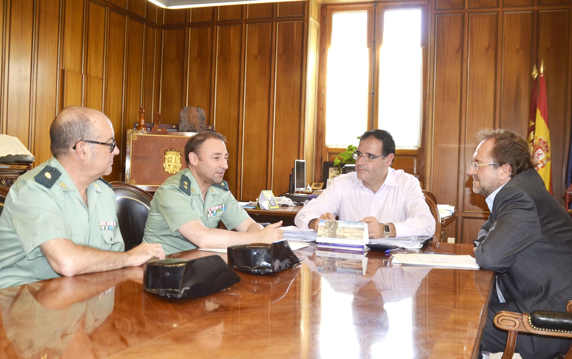 Diputación de Cuenca y Guardia Civil estudian las actuaciones del convenio de arreglo de casas-cuartel de este año