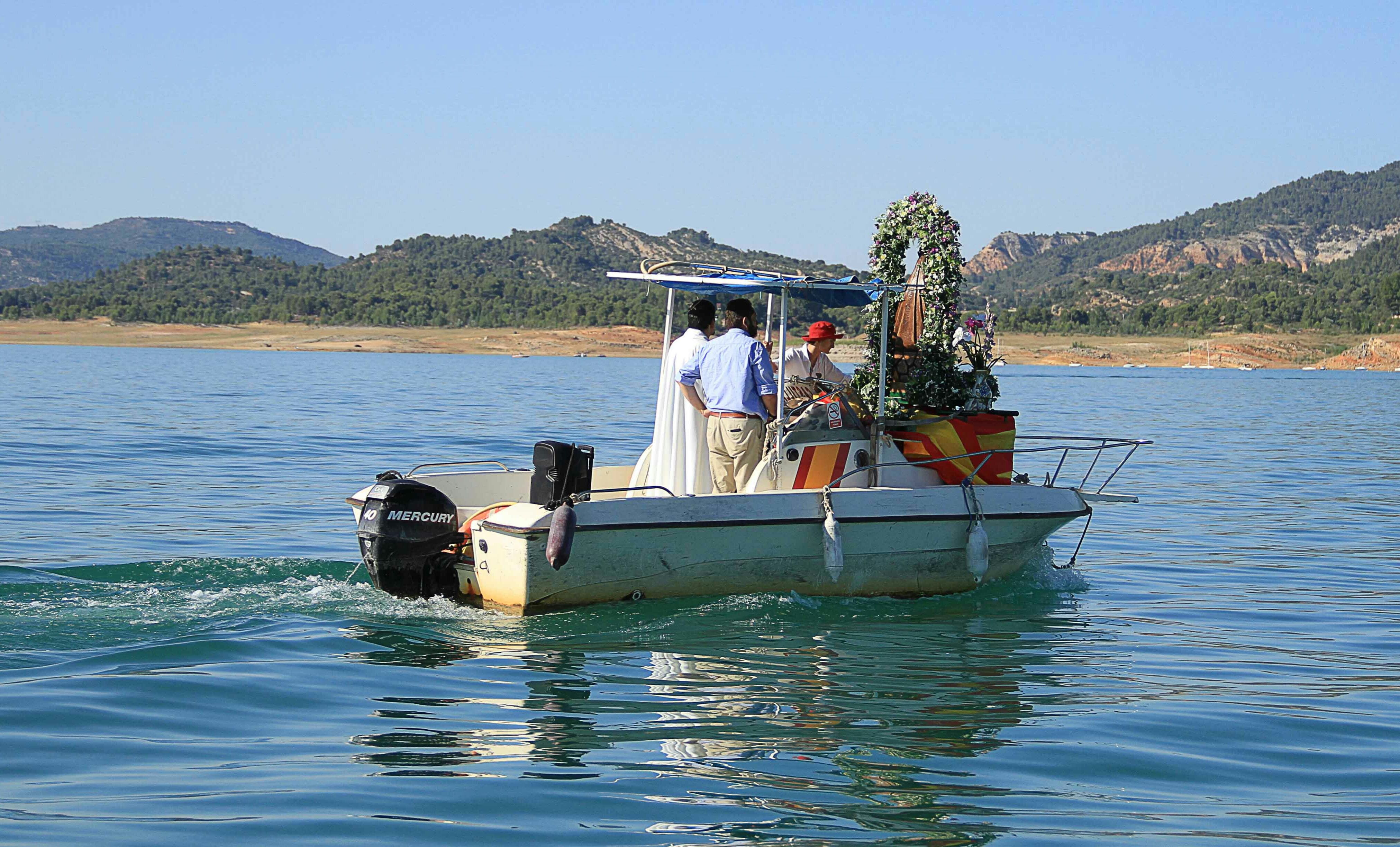 Entrepeñas honra a la Virgen del Carmen