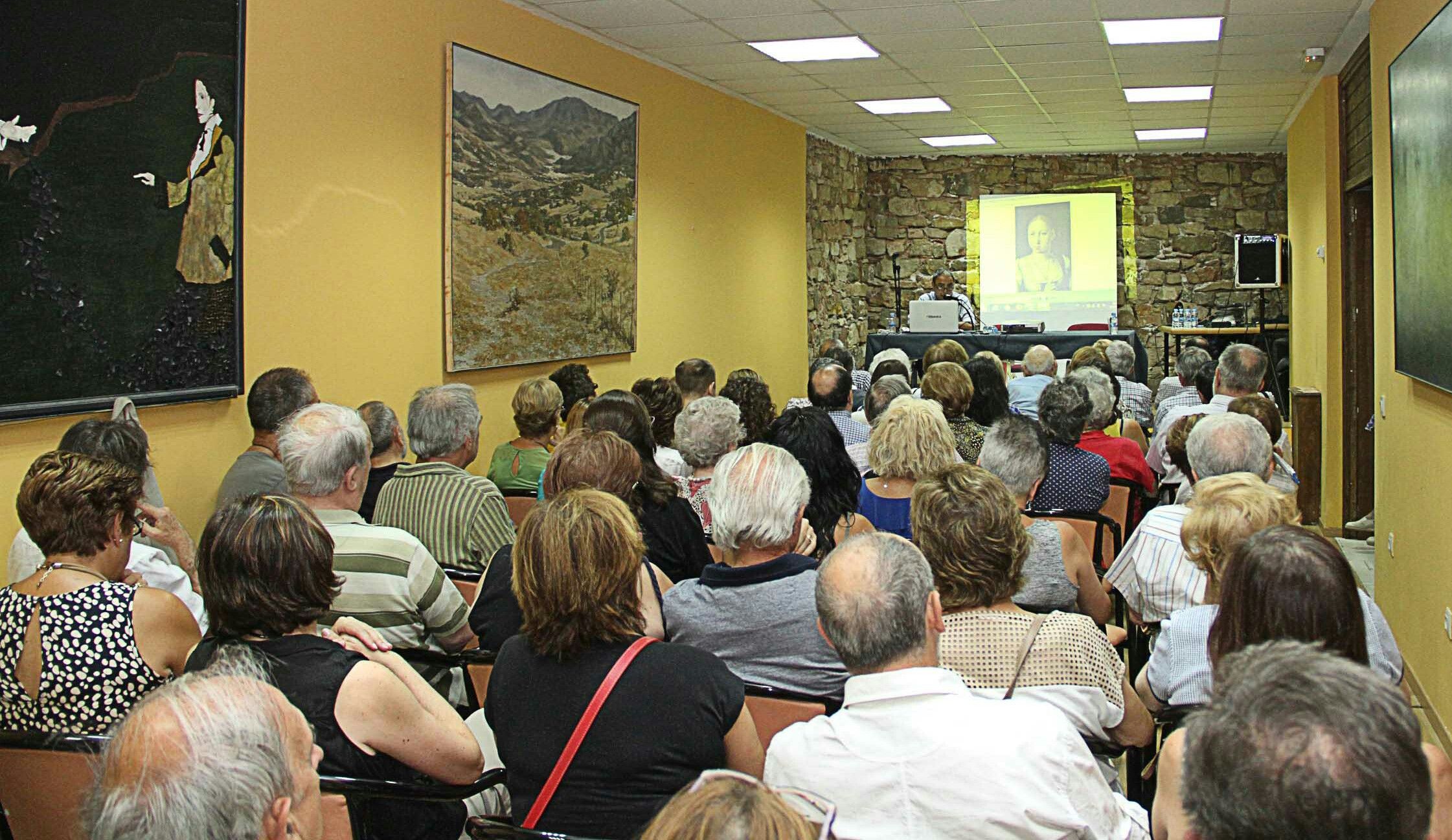 La historia de Fernando el Católico y Juana I de Castilla llena de público el XI Ciclo de Conferencias de Archivo de Sigüenza