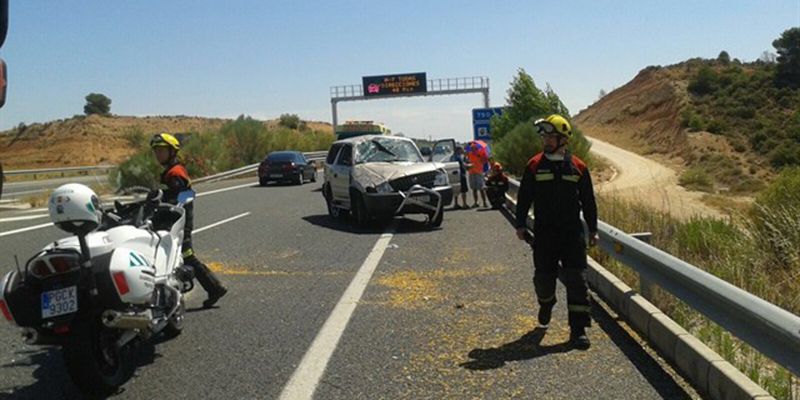 Tres heridos en Minglanilla tras volcar su todoterreno