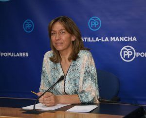 Guarinos no da crédito a la falta de pudor de Page al aumentar el número de asesores del "Gobierno más vago de la historia" 2 Ana Guarinos en rueda de prensa, 080716