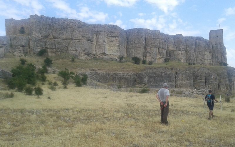 Un equipo internacional de arqueólogos realiza investigaciones en los castillos de Molina y Atienza