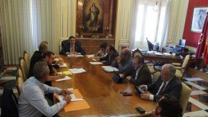 Ayuntamiento-Cuenca-adjudicataria-contrato-suscrito_TINIMA20151009_0281_5